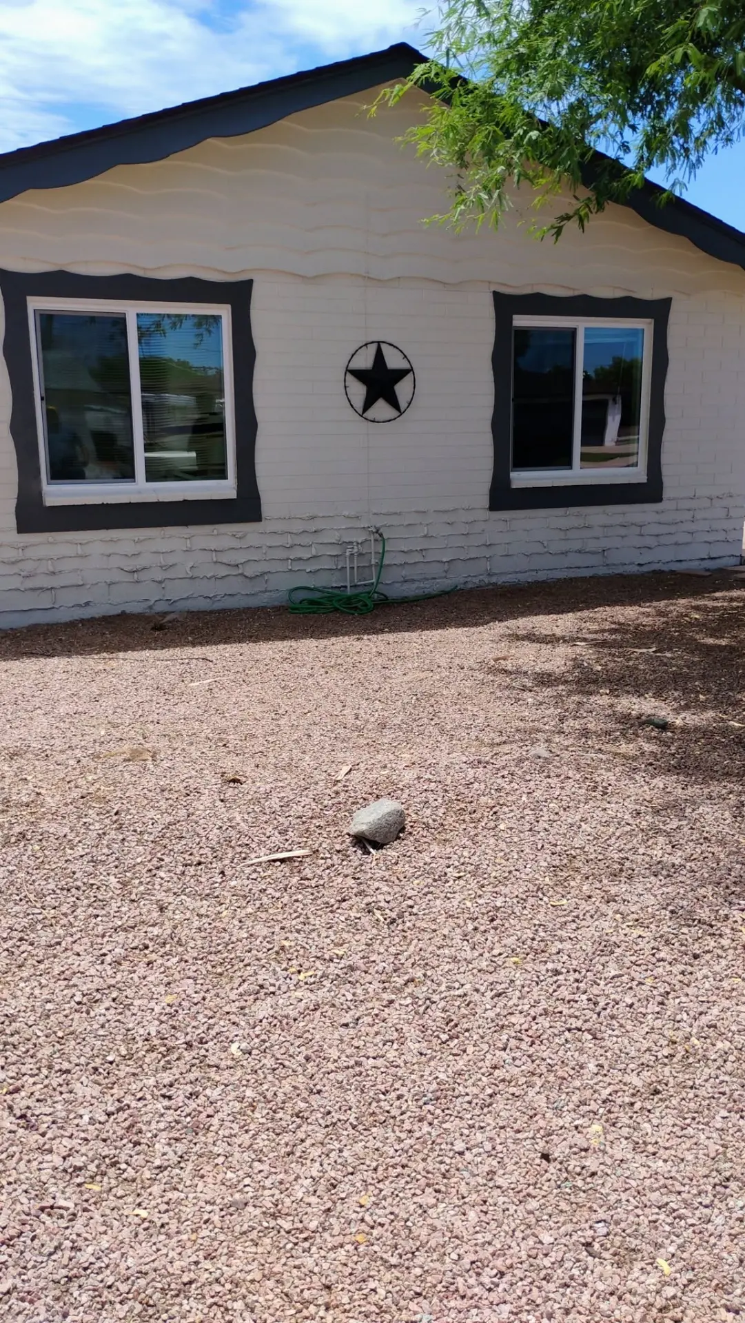 Phoenix, AZ home with professionally installed replacement windows